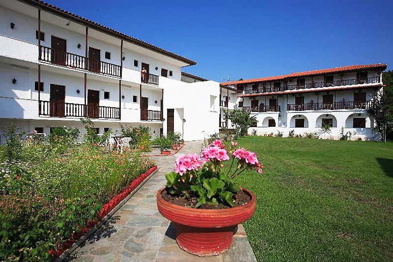 Silver Beach Koukounaries Extérieur photo