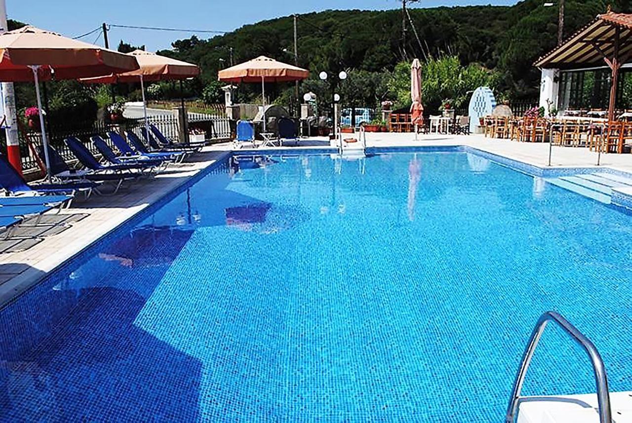 Silver Beach Koukounaries Extérieur photo